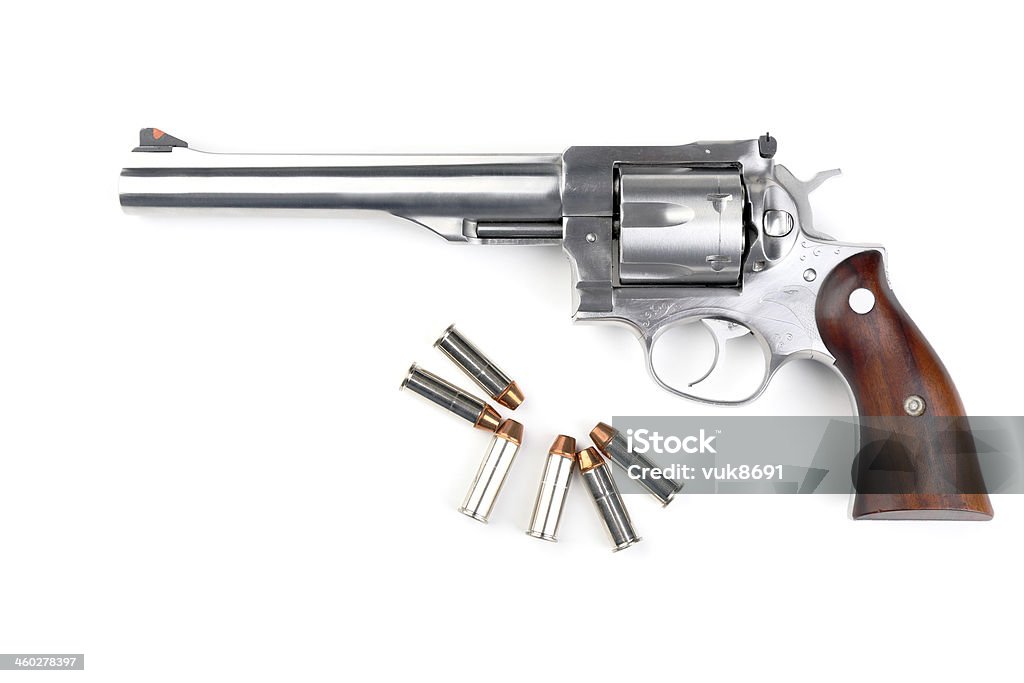 Revólver Magnum Con Balas De 44 Foto de stock y más banco de imágenes de  Arma de mano - Arma de mano, Arma, Revólver magnum .44 - iStock