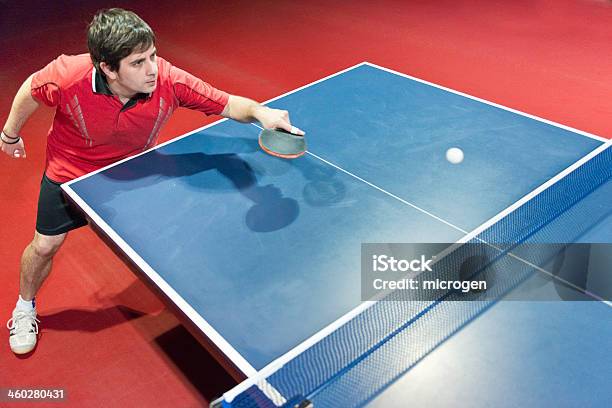 テーブルテニスマッチ - 卓球台のストックフォトや画像を多数ご用意 - 卓球台, 俯瞰, 1人