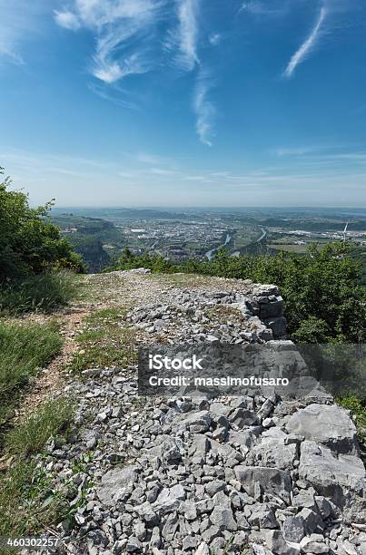 Panoramica Di Valle Delladige - Fotografie stock e altre immagini di Agricoltura - Agricoltura, Albero, Ambientazione esterna