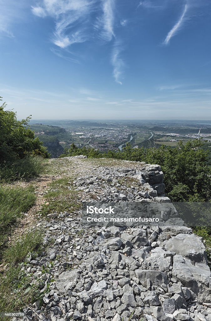 Visão geral de "Valle dell'Adige" - Foto de stock de Agricultura royalty-free