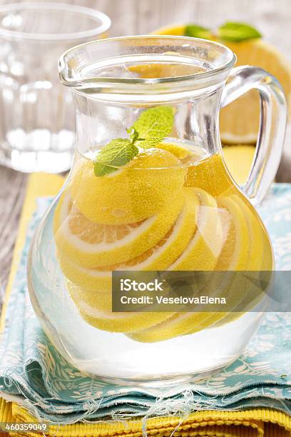 Lemoniada Z Mięty I Cytryny - zdjęcia stockowe i więcej obrazów Bez ludzi - Bez ludzi, Cały, Chłodny