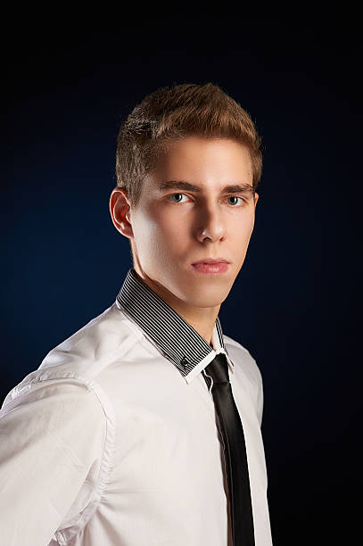 homem jovem - male vertical photography studio shot imagens e fotografias de stock