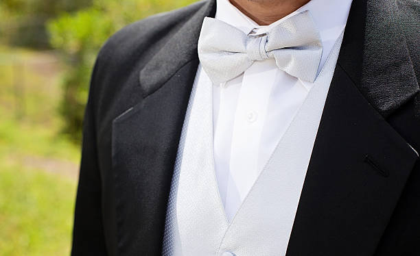 negro novio de boda esmoquin - handkerchief necktie fashion tuxedo fotografías e im�ágenes de stock