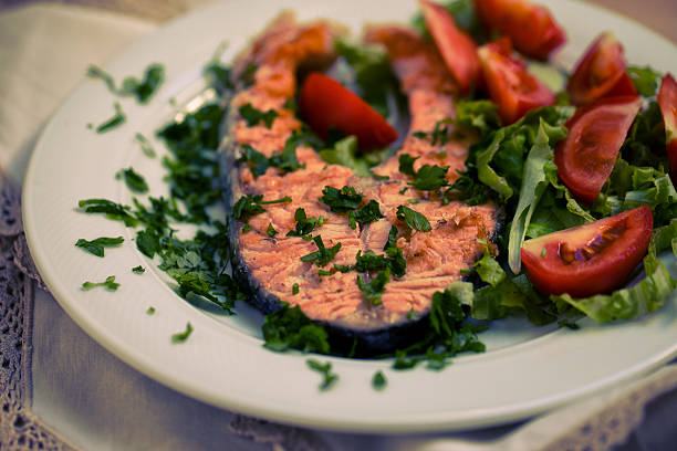 Fillet of salmon with salad