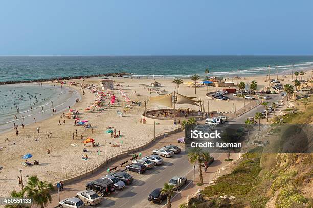 Strand In Nethanya Israel Stockfoto und mehr Bilder von Anlegestelle - Anlegestelle, Ansicht aus erhöhter Perspektive, Baum