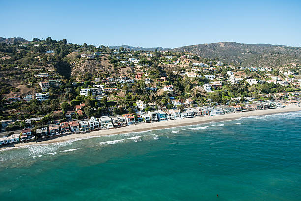 istock Pacific Coast in Malibu, California 460551533