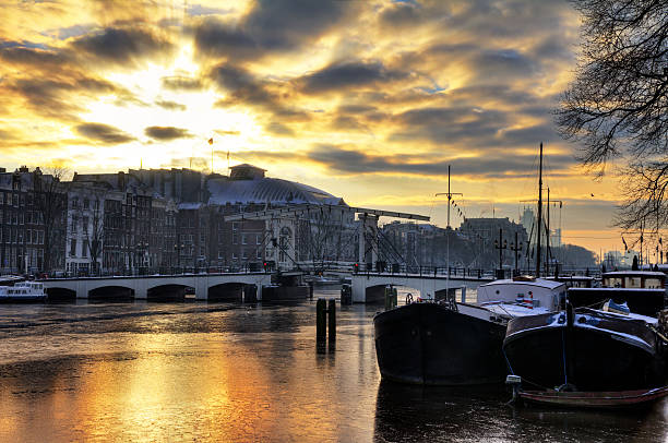 istock Skinny sunrise 460553059