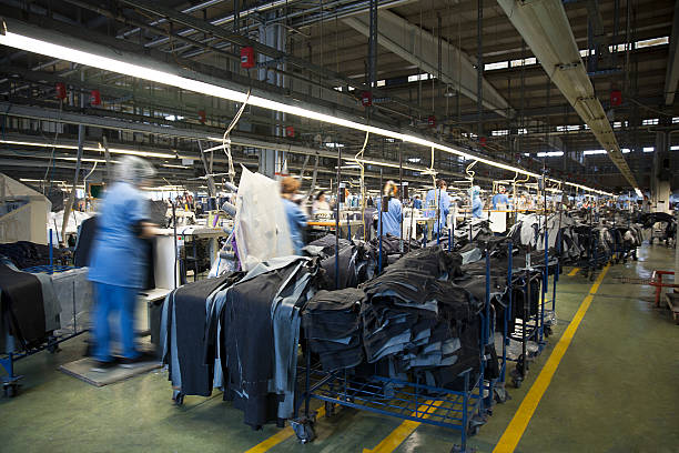 usine textile - textile industry textile textile factory machine photos et images de collection