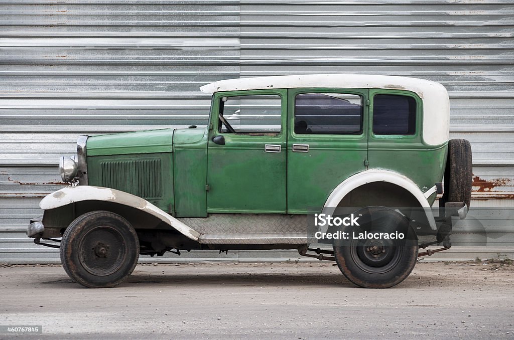 Coche clásico - Foto de stock de Anticuado libre de derechos