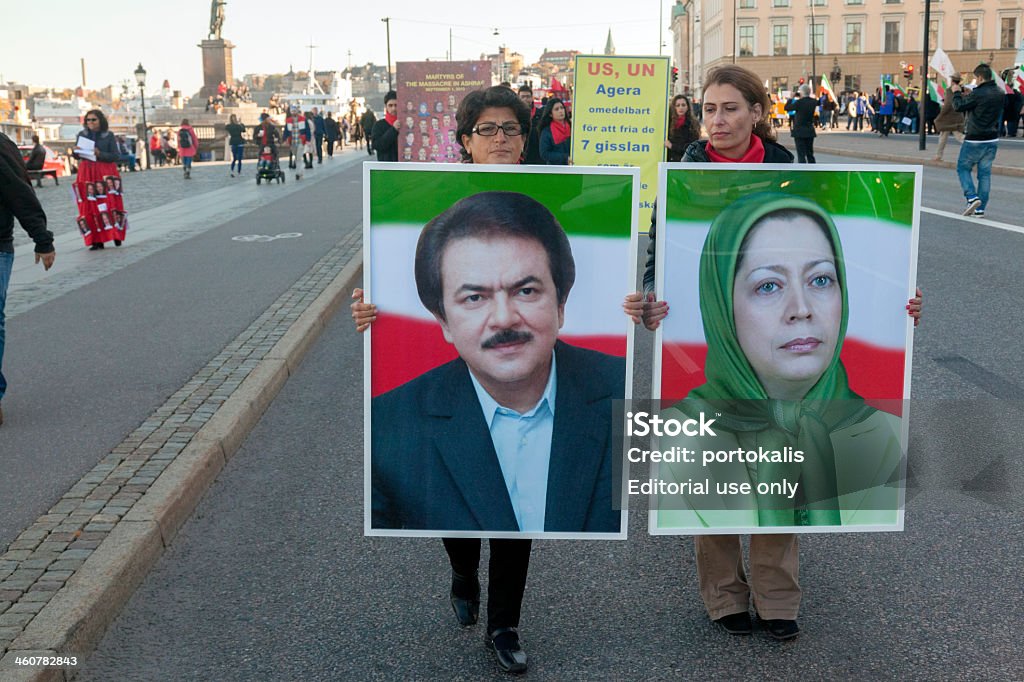 Grandi proteste possesso di Iraniani a Stoccolma, Svezia - Foto stock royalty-free di Ambasciata