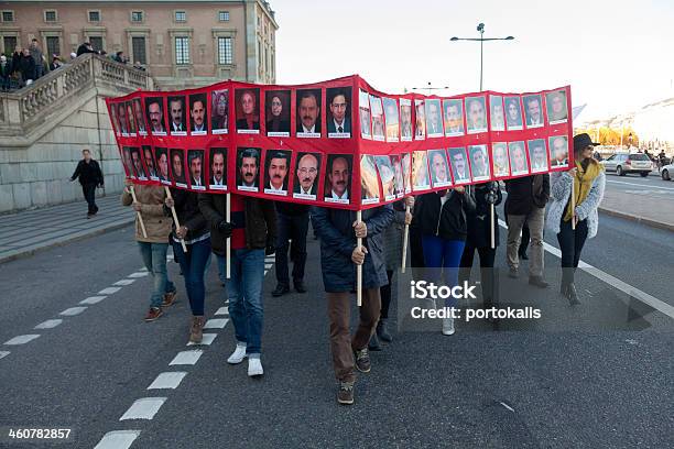 Grande Protesto Na Posse Dos Iranianos Em Estocolmo Suécia - Fotografias de stock e mais imagens de Ao Ar Livre