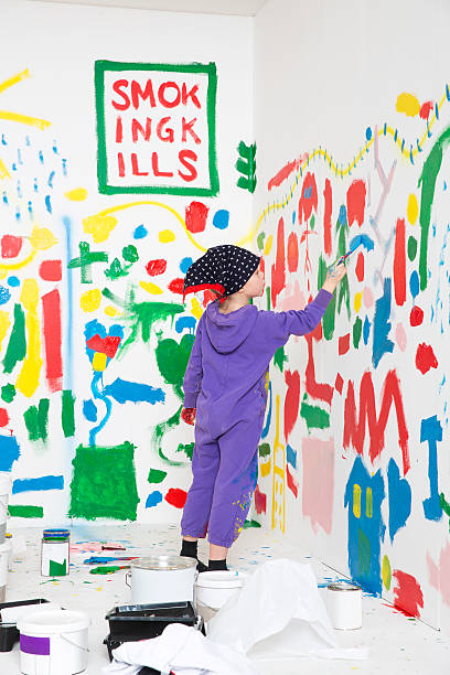 istock Painting Girl 460800673
