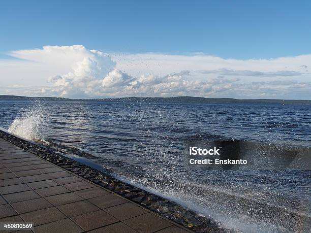 Ondas No Seafront - Fotografias de stock e mais imagens de Acenar - Acenar, Acidente - Evento Relacionado com o Transporte, Ao Ar Livre