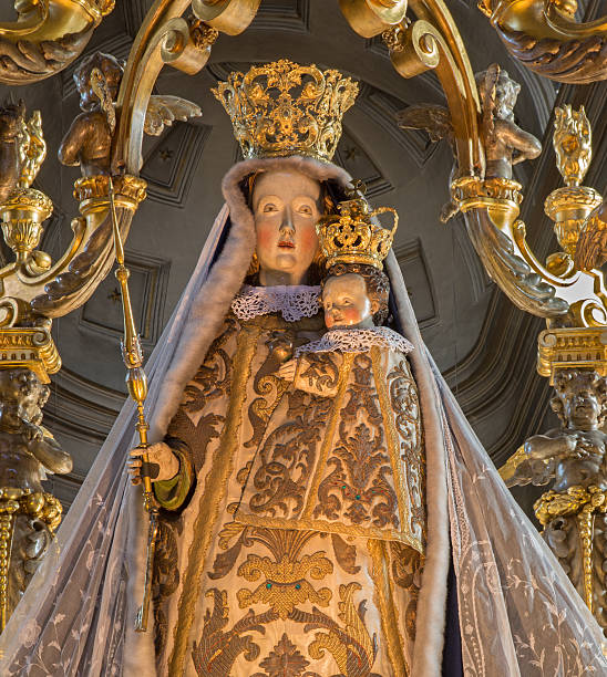 istock Mechelen - Traditional Virgin Mary statue in Hanswijkbasiliek 460811393