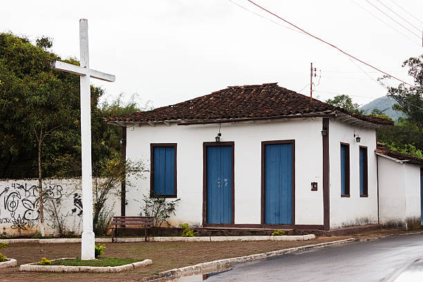 monsenhor horta, minas gerais, brazylia - front door residential district colonial style construction zdjęcia i obrazy z banku zdjęć