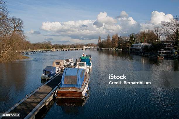 Teddington Lock Middlesex Inglaterra - Fotografias de stock e mais imagens de Ao Ar Livre - Ao Ar Livre, Ensolarado, Fotografia - Imagem