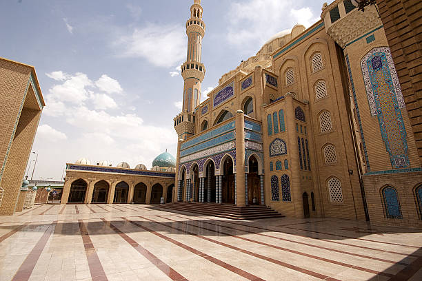 hayat мечеть, эрбиль, курдистан, ирак - old arch architecture painted image стоковые фото и изображения