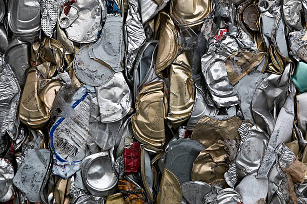 flatened 캔 - scrap metal metal recycling aluminum 뉴스 사진 이미지