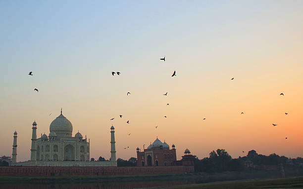 istock Taj Mahal at sunset 460914553