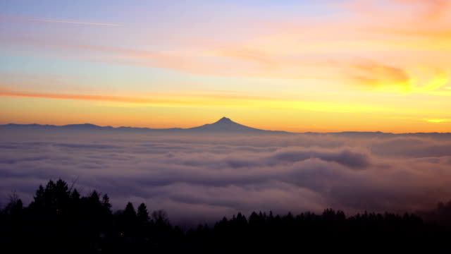 Portland, Oregon Sunrise with Mt. Hood - Timelapse