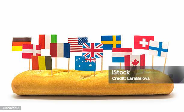 Baguette Foto de stock y más banco de imágenes de Alimento - Alimento, Bandera belga, Al horno