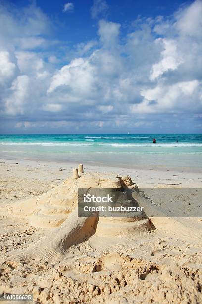 Pyramide Auf Einen Karibikstrand Stockfoto und mehr Bilder von Atlantik - Atlantik, Fotografie, Im Freien