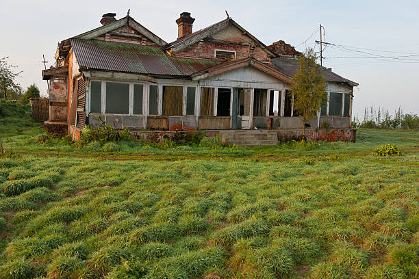 istock Old Abandoned House in Darjeeling, India 461068497