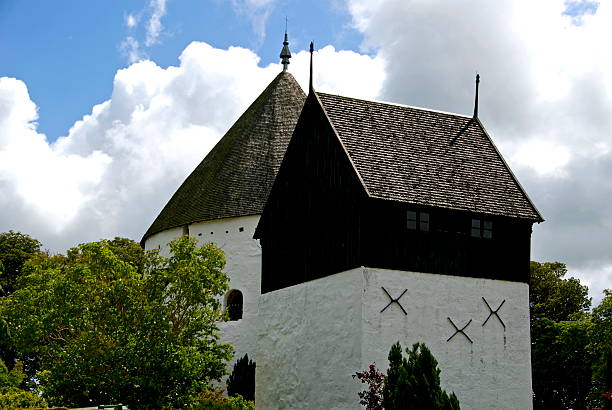 igreja redonda - church romanesque denmark danish culture - fotografias e filmes do acervo