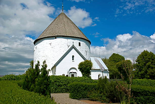 igreja redonda - church romanesque denmark danish culture - fotografias e filmes do acervo