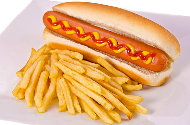 hotdogs und pommes frites - sandwich plate food french fries stock-fotos und bilder