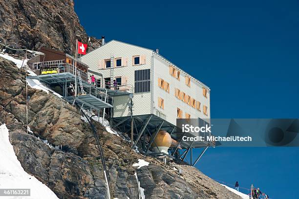 Mönchsjochhütte Alpi Svizzere - Fotografie stock e altre immagini di Alpi - Alpi, Alpi Bernesi, Ambientazione esterna