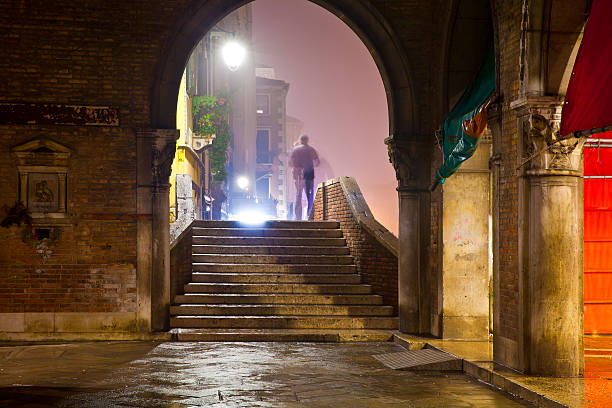 di notte, venezia, italia - photography urban scene venice italy veneto foto e immagini stock