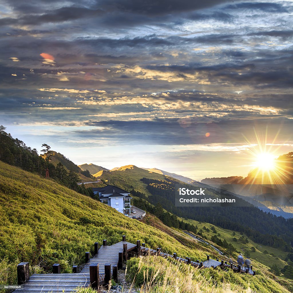 Hermosa vista de la alta montaña - Foto de stock de Agua libre de derechos