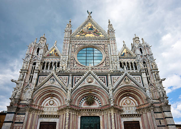 istock Front of Cathedral (Duomo) in Siena, Italy 461247037