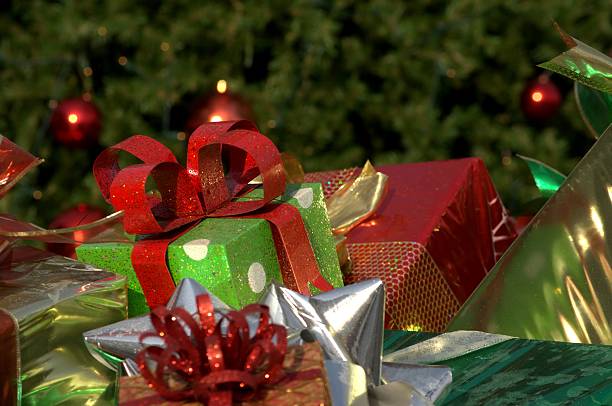 istock Pretty presents-red and green 461260079