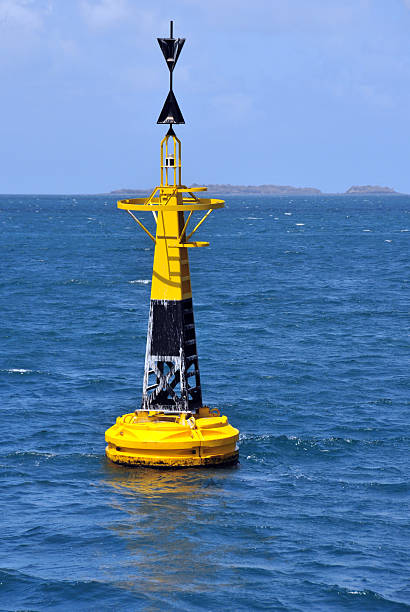 navigational buoy marking a sandbank - shoal seamark - photo by M.Torres