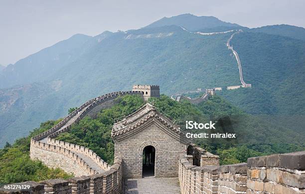 Foto de Torre No Mutianyu Site Da Grande Muralha Da China e mais fotos de stock de Grande Muralha da China - Grande Muralha da China, Antigo, Arcaico