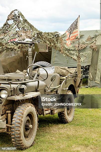 Ww2 米国軍事訓練キャンプ - 1940～1949年のストックフォトや画像を多数ご用意 - 1940～1949年, アメリカ国旗, オフロード車