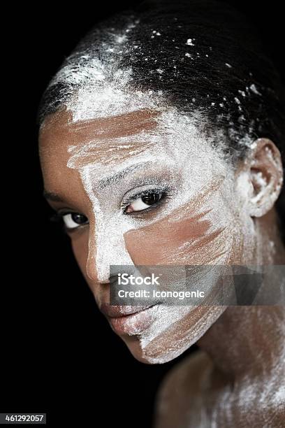 Polvo Blanco Foto de stock y más banco de imágenes de Afrodescendiente - Afrodescendiente, Belleza, Foto de estudio