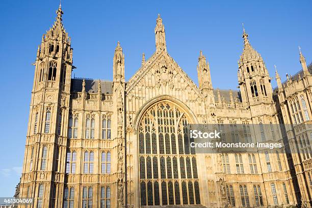 Foto de Casas Do Parlamento Em Londres Inglaterra e mais fotos de stock de Arquitetura - Arquitetura, Calcário, Capitais internacionais