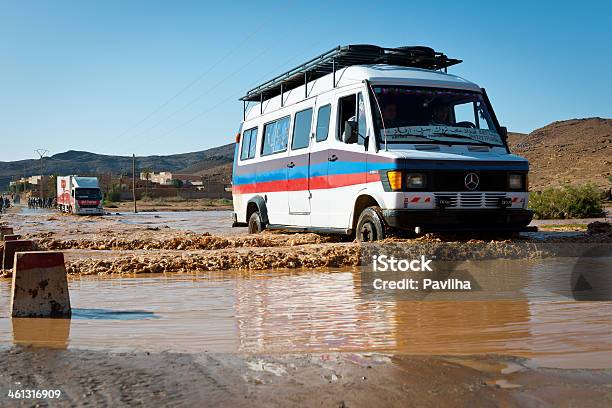 Fahrzeugeviel Road Im Marokkanischen Wüste Südafrika Stockfoto und mehr Bilder von Marokko