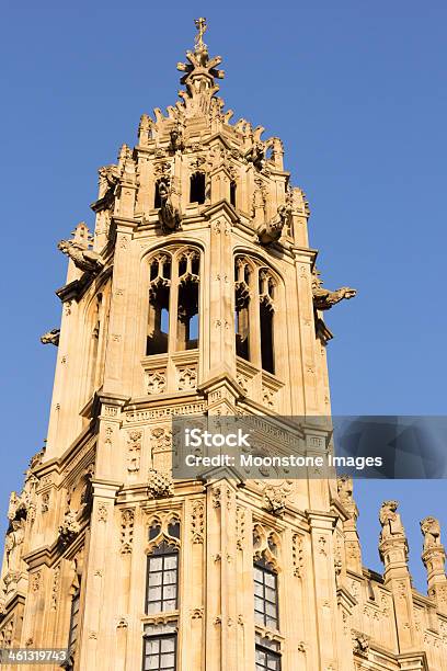 Foto de Casas Do Parlamento Em Londres Inglaterra e mais fotos de stock de Arquitetura - Arquitetura, Capitais internacionais, Característica arquitetônica