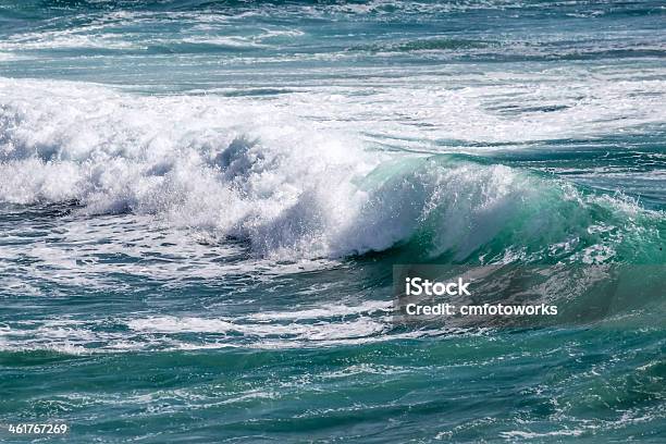 Grandi Onde - Fotografie stock e altre immagini di Tempesta - Tempesta, Acqua, Ambientazione esterna