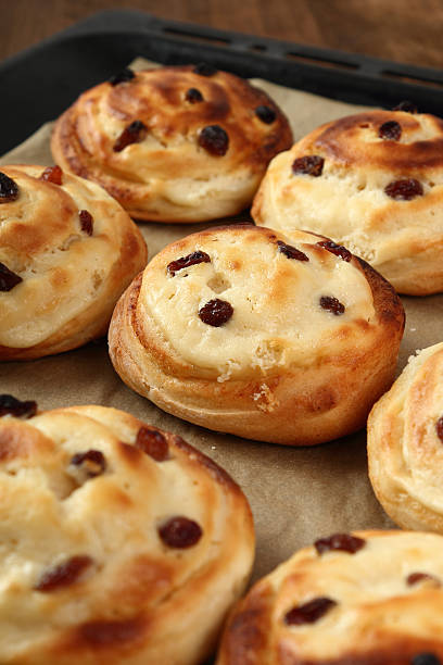 istock Bread Roll with raisins and cottage cheese filling 461770587