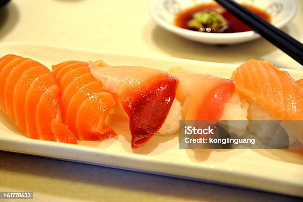 Sushi Nigiri - Fotografie stock e altre immagini di Alga bruna - Alga bruna, Alga marina, Alimentazione sana