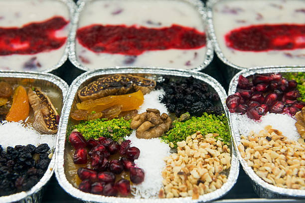 turco dolci ashura (noah di budino) - cherry dry fruit food foto e immagini stock
