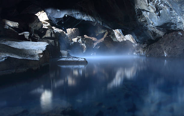 grotte de thermal - cristal water photos et images de collection