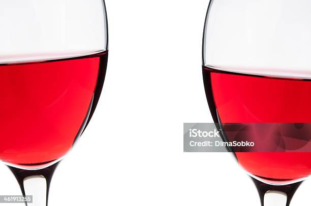 Copos De Vinho Tinto - Fotografias de stock e mais imagens de Bebida - Bebida, Bebida Alcoólica, Branco