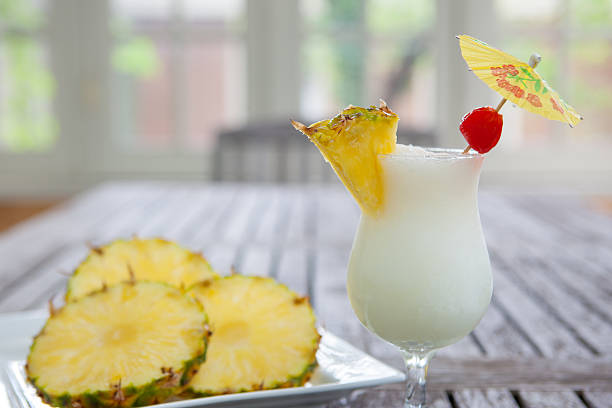 Piña Colada y piña - foto de stock