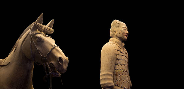 dynastie qin armée de soldats en terre cuite, xi'an, chine - horse terracotta soldiers china terracotta photos et images de collection